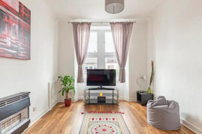 Spacious stylish centraly located flat near beach
